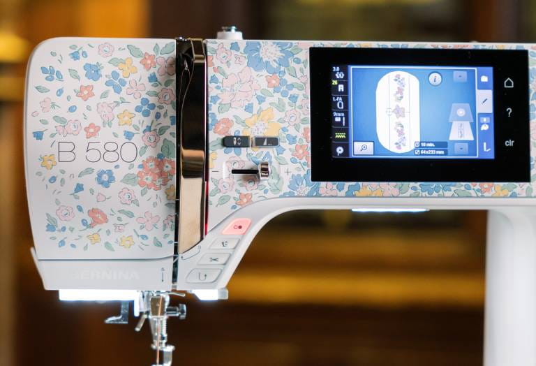 BERNINA 580 Liberty Edition with Embroidery